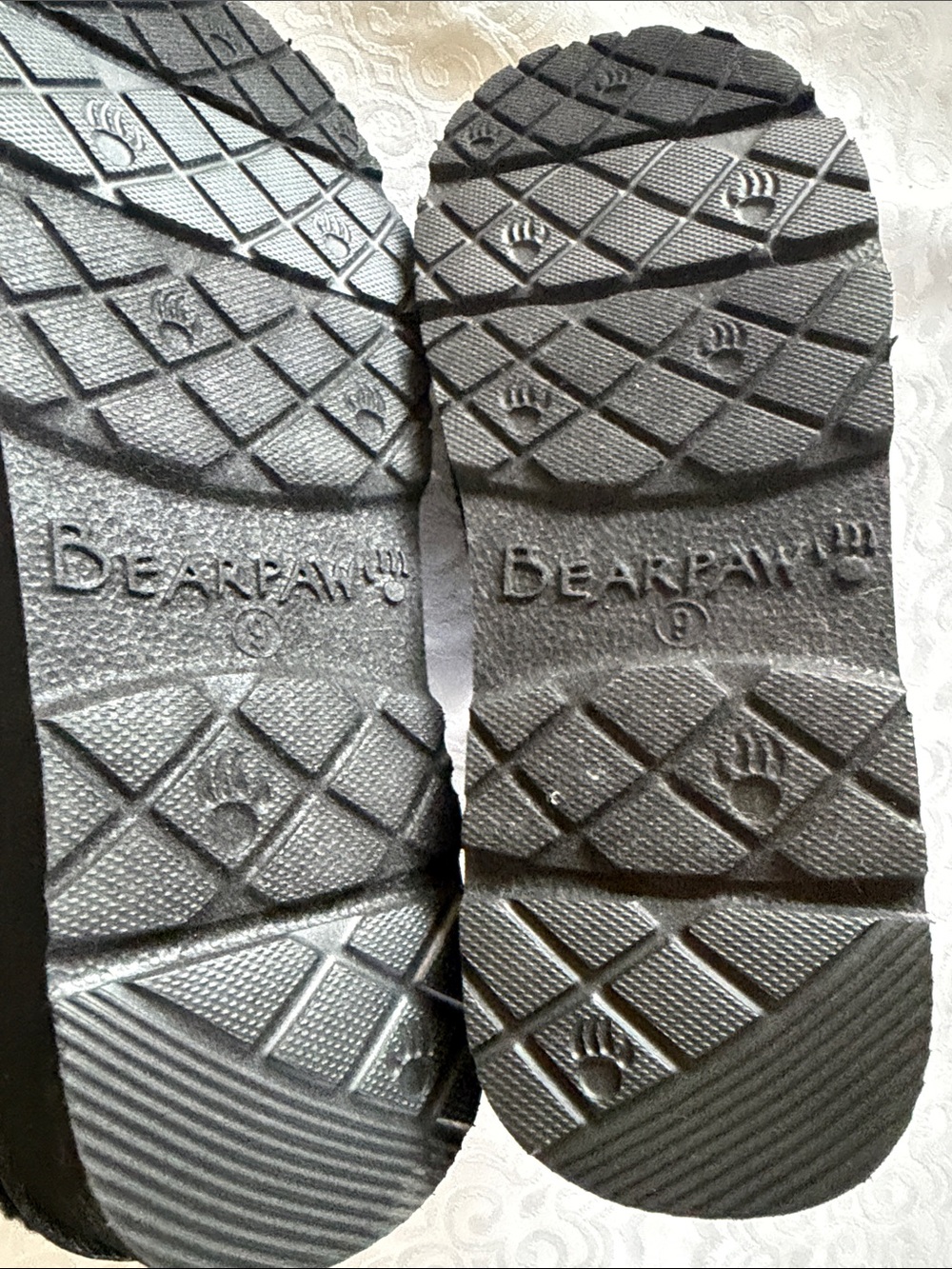 Bearpaw Cozy Black Sherpa Slip-On - Picture 13 of 16